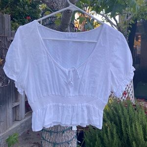 Ivy + main white crop top. Perfect for spring and summer! Fits great.